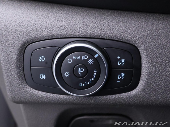 Ford Transit Custom 2,0 TDCI Aut. L2 6-Míst D 2019