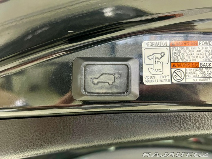 Toyota RAV4 2.5 Hybrid 4WD e-CVT EXEC 2017