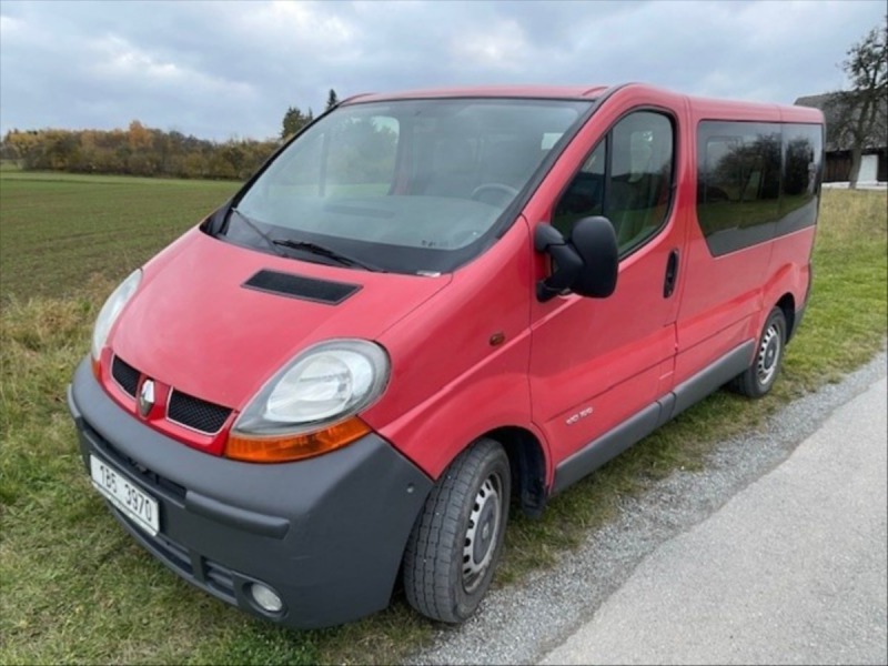 Renault Trafic 1,9 6 míst, rv 2003, 32