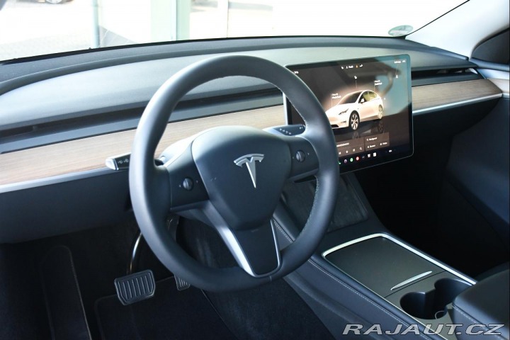 Tesla Model Y RWD PANO 35tis.KM 2023
