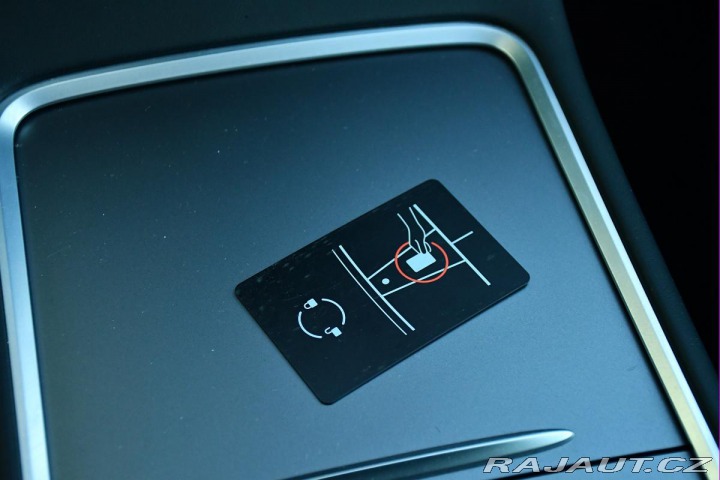 Tesla Model Y RWD PANO 35tis.KM 2023