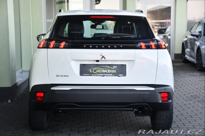 Peugeot 2008 1.2 PureTech 110 2xPNEU Č 2020