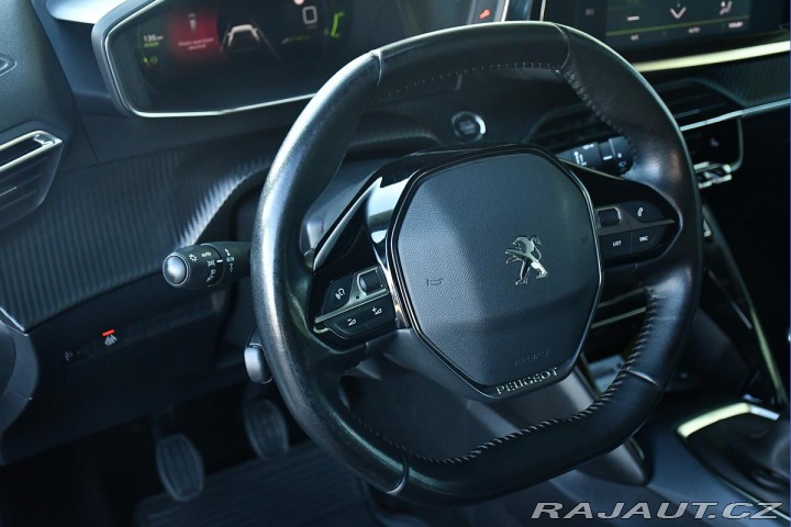 Peugeot 2008 1.2 PureTech 110 2xPNEU Č 2020