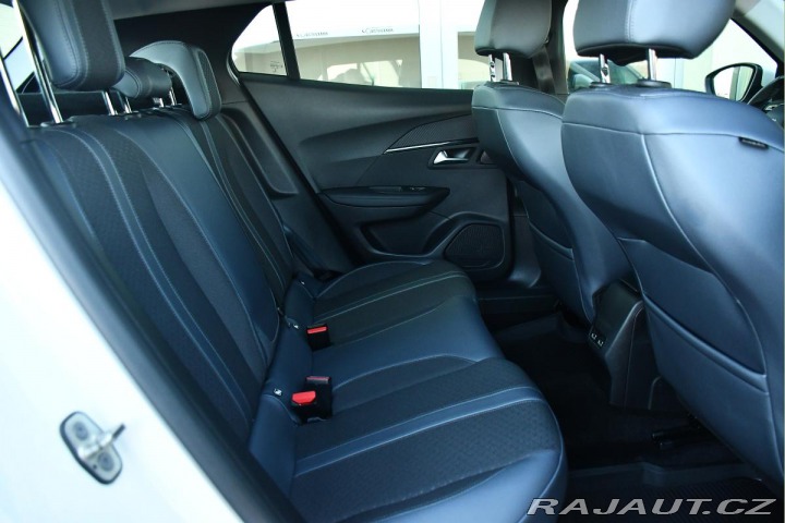 Peugeot 2008 1.2 PureTech 110 2xPNEU Č 2020