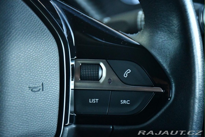 Peugeot 2008 1.2 PureTech 110 2xPNEU Č 2020