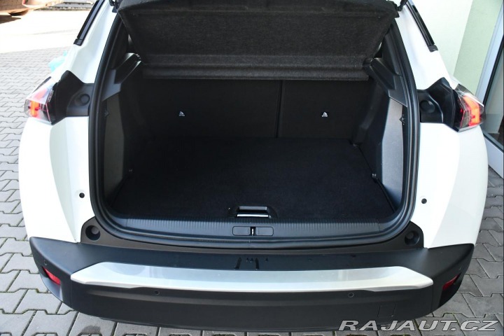 Peugeot 2008 1.2 PureTech 110 2xPNEU Č 2020