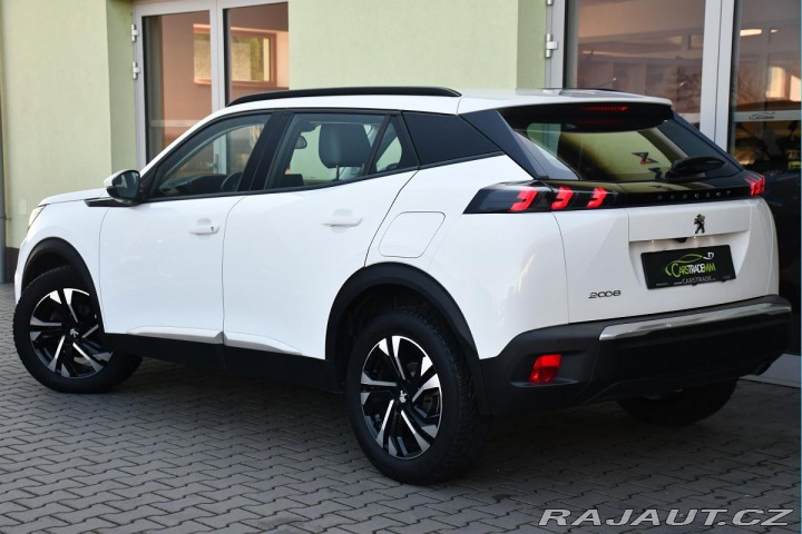 Peugeot 2008 1.2 PureTech 110 2xPNEU Č 2020