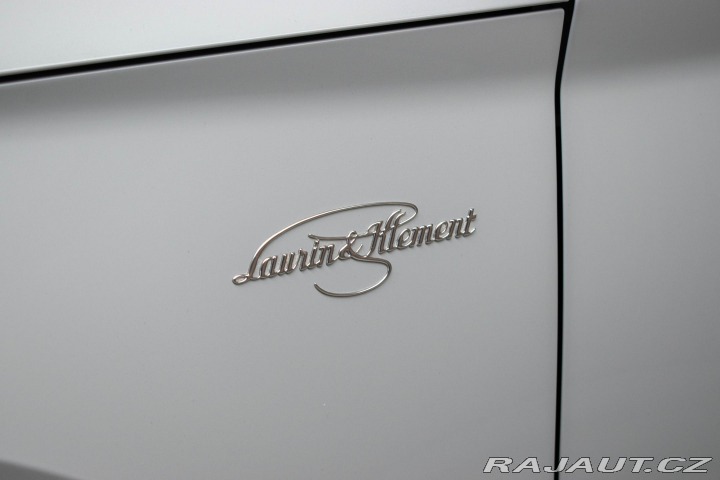 Škoda Superb 2.0 TDI 147 REZERVACE 2023