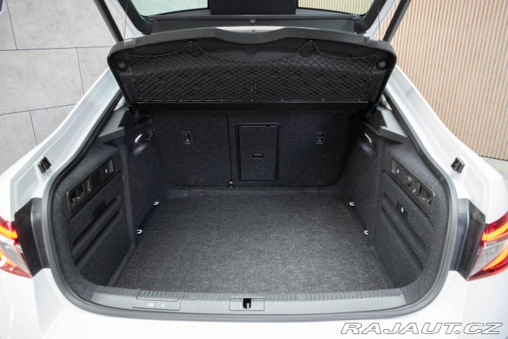 Škoda Superb 2.0 TDI 147 REZERVACE 2023