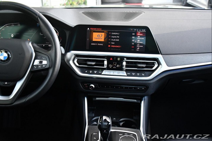 BMW 3 320d xDrive TAŽNÉ PANO 1M 2021