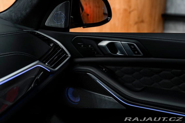 BMW X5 Competition, Bowers&W 1800