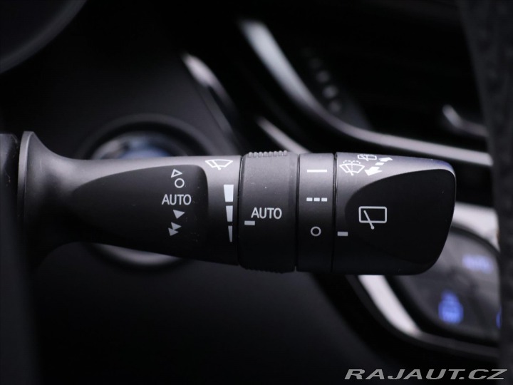 Toyota C-HR 1,8 Hybrid 72kW Selection 2018