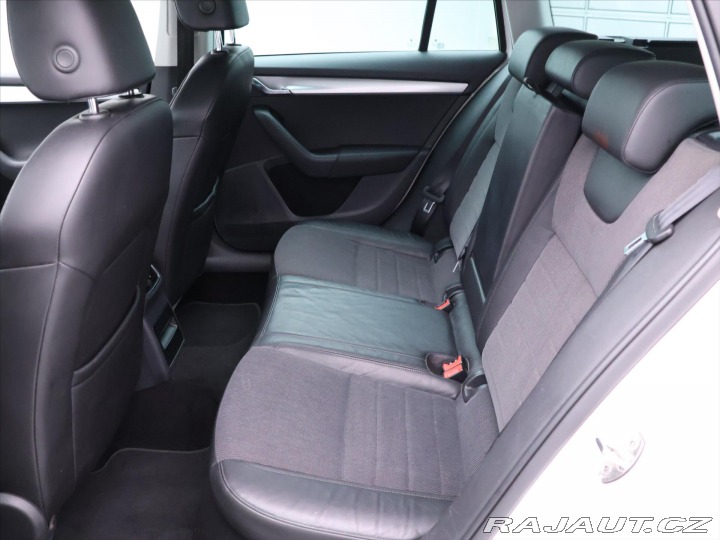 Škoda Octavia 1,8 TSI 132kW DSG Eleganc 2014