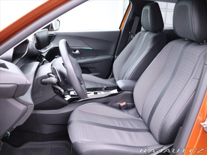 Peugeot 2008 1,2 PT 96kW Aut Allure CZ 2021