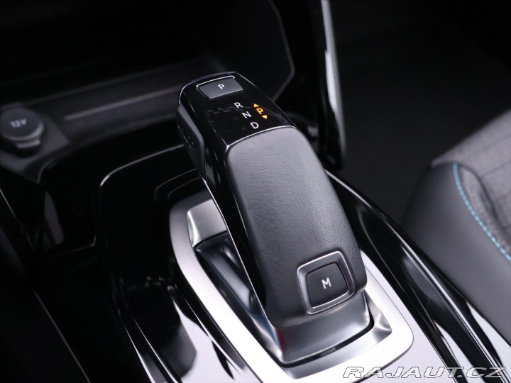 Peugeot 2008 1,2 PT 96kW Aut Allure CZ 2021