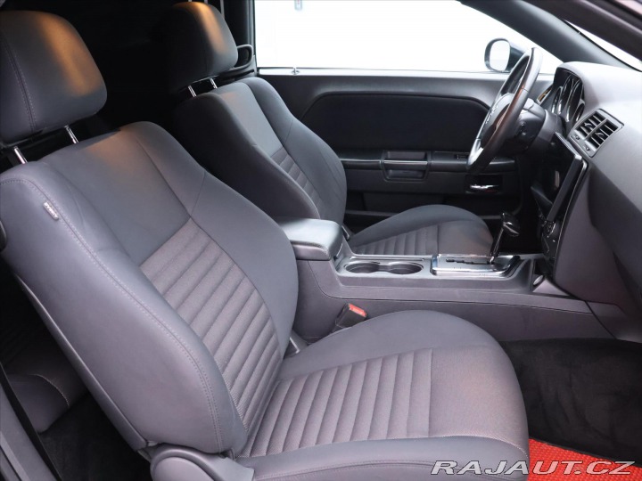 Dodge Challenger 3,6 V6 227kW SXT Aut.klim 2014
