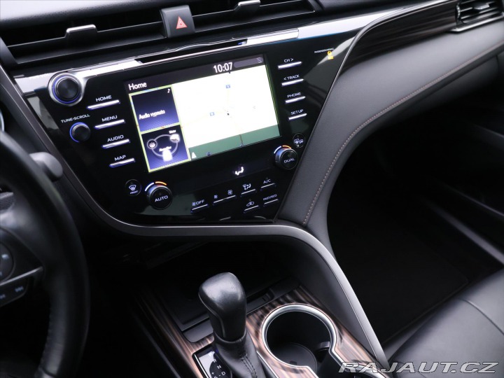 Toyota Camry 2,5 Hybrid 131kW Executiv 2020