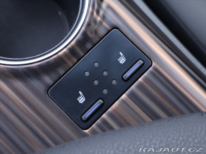 Toyota Camry 2,5 Hybrid 131kW Executiv 2020