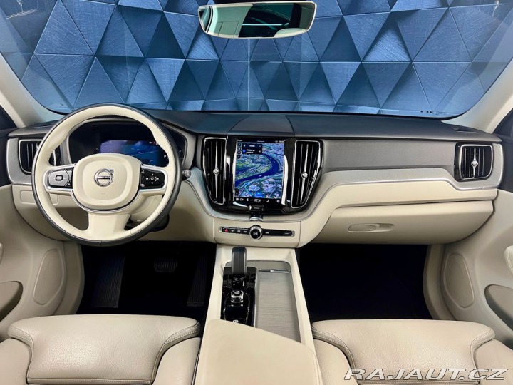 Volvo XC60 B5 AWD, KEYLESS, ACC 2022