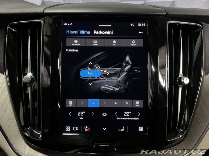 Volvo XC60 B5 AWD, KEYLESS, ACC 2022