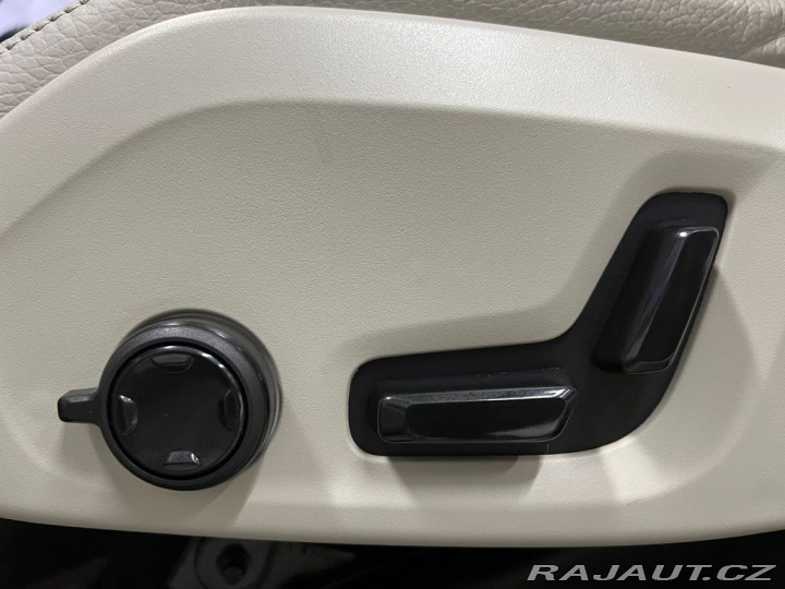 Volvo XC60 B5 AWD, KEYLESS, ACC 2022