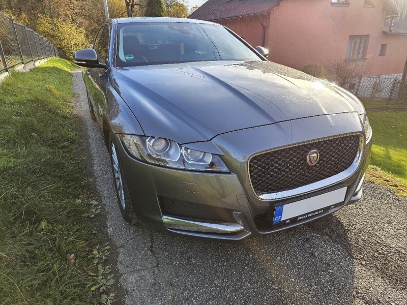 Jaguar XF 2,0 120 kW, výbava Pres