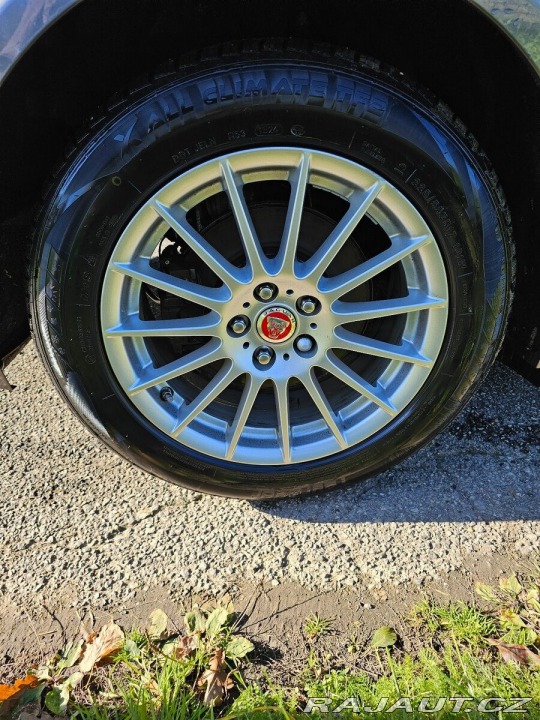 Jaguar XF 2,0 120 kW, výbava Pres 2017