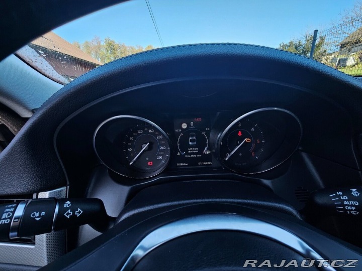 Jaguar XF 2,0 120 kW, výbava Pres 2017