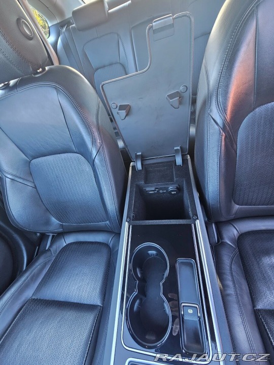 Jaguar XF 2,0 120 kW, výbava Pres 2017