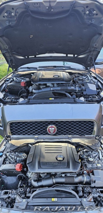 Jaguar XF 2,0 120 kW, výbava Pres 2017