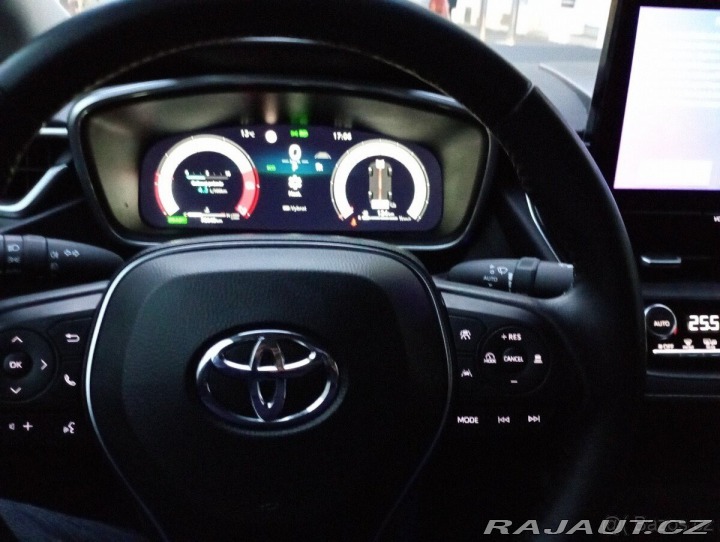 Toyota Corolla 1,8 hybrid 2024 na splá 1800