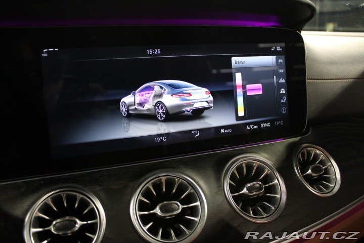 Mercedes-Benz E 400 4MATIC kupé AMG Line 2017