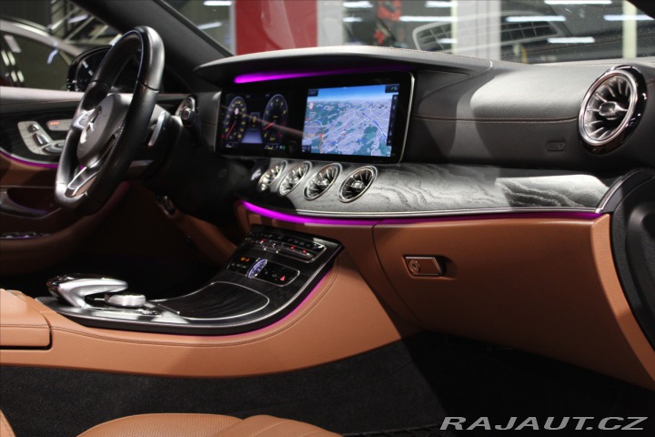 Mercedes-Benz E 400 4MATIC kupé AMG Line 2017