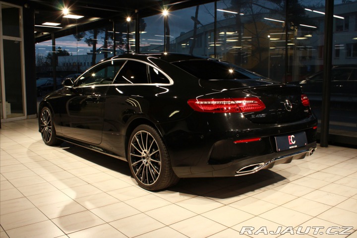 Mercedes-Benz E 400 4MATIC kupé AMG Line 2017