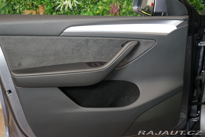 Tesla Model Y DUAL-MOTOR*PERFORMANCE* 2024