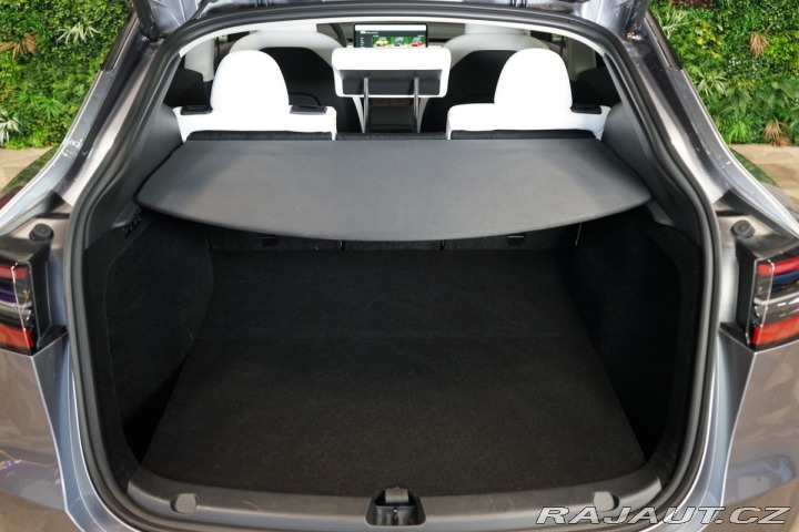 Tesla Model Y DUAL-MOTOR*PERFORMANCE* 2024