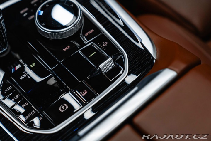 BMW X7 M50i, Bowers&Wilkins, 1800