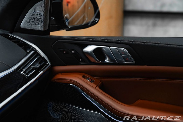 BMW X7 M50i, Bowers&Wilkins, 1800