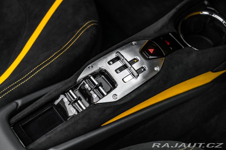 Ferrari 296 GTS Lift, Alcantara, AFS, 1800