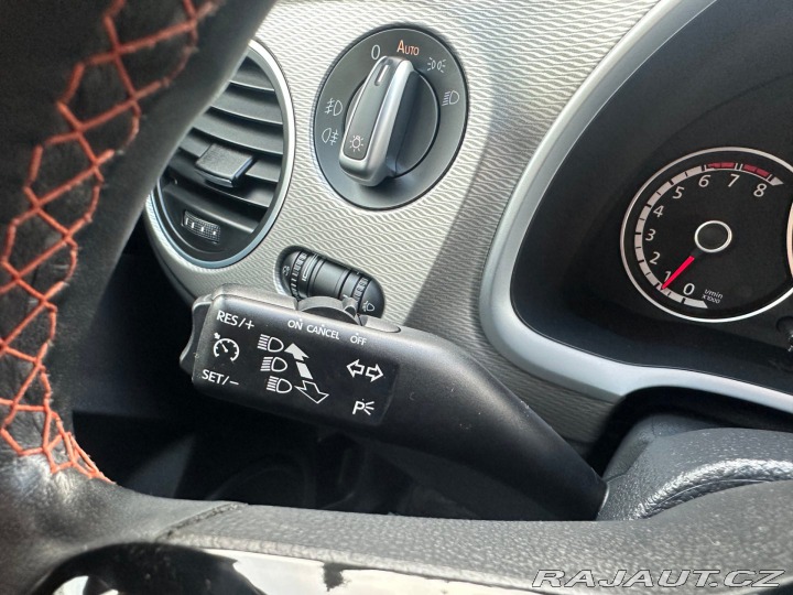 Volkswagen New Beetle 1.2Tsi 77kw Club 2015