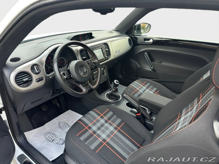 Volkswagen New Beetle 1.2Tsi 77kw Club 2015