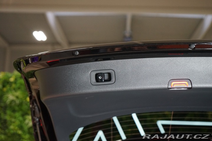 Mercedes-Benz GLC 300d*4M*VZDUCH*360*TAŽ*PA 2024