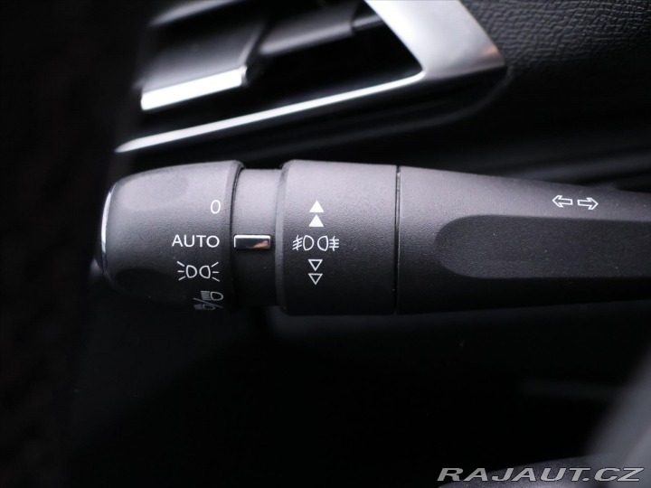 Peugeot 3008 1,2 PT 96kW Allure Pano 1 2017