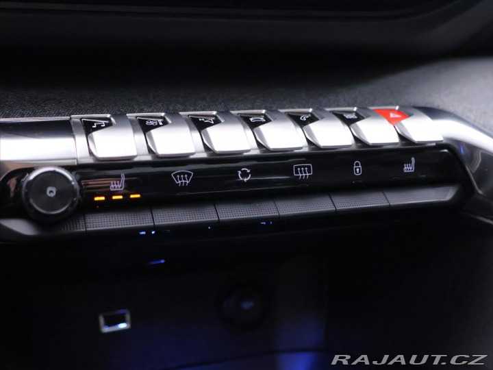 Peugeot 3008 1,2 PT 96kW Allure Pano 1 2017