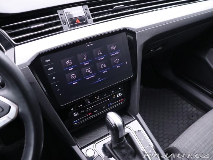 Volkswagen Passat 2,0 TDI 110kW DSG Variant 2022