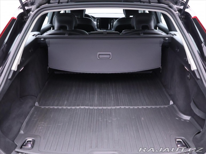 Volvo V90 2,0 D4 140kW Aut. AWD Mom 2020