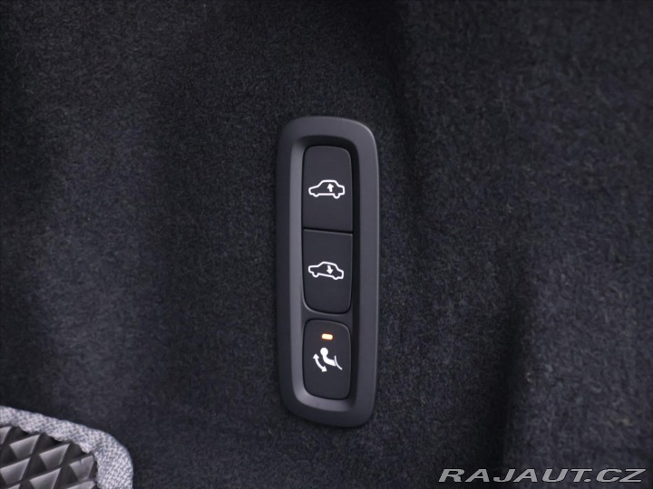 Volvo XC60 2,0 B5 AWD 184kw Ultra Da 2025