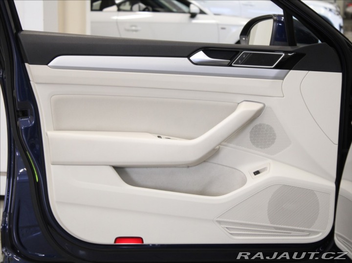 Volkswagen Passat 2,0 TDi 110kW MT R-Line P 2017