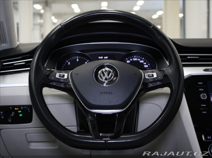 Volkswagen Passat 2,0 TDi 110kW MT R-Line P 2017