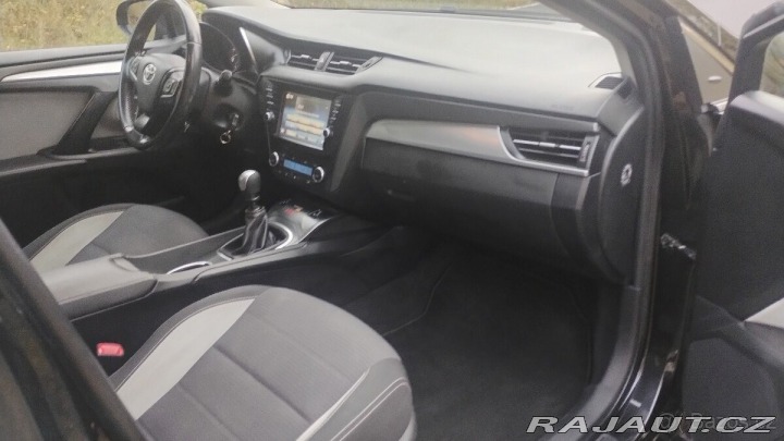 Toyota Avensis 2,0 D4D, kombi, ČR 2017